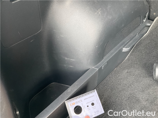  KIA  Niro e- 64,8kWh Style AT 5d #19