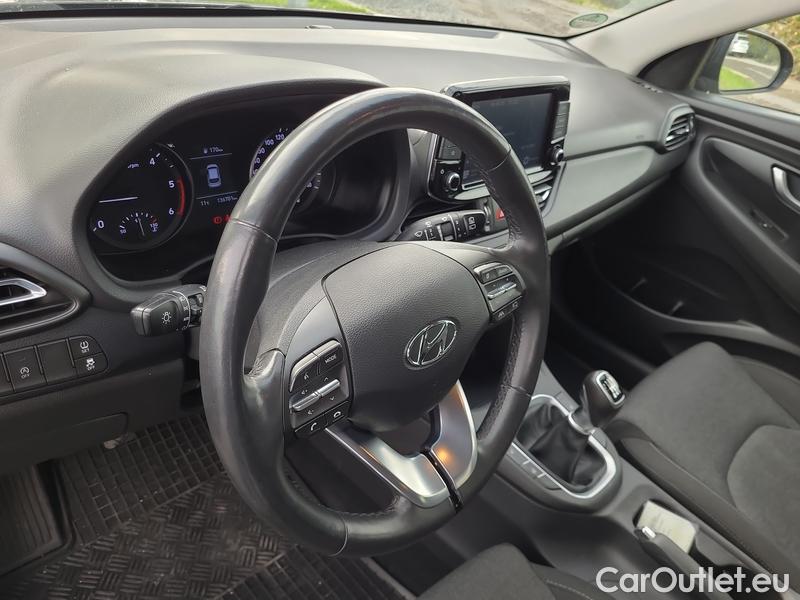  Hyundai  i30  (PD)(01.2017  ->)  kom.1.6CRDi 115 Smart #5