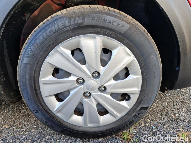  KIA  STONIC  (2017->)  1.2 DPI 62 Comfort #24