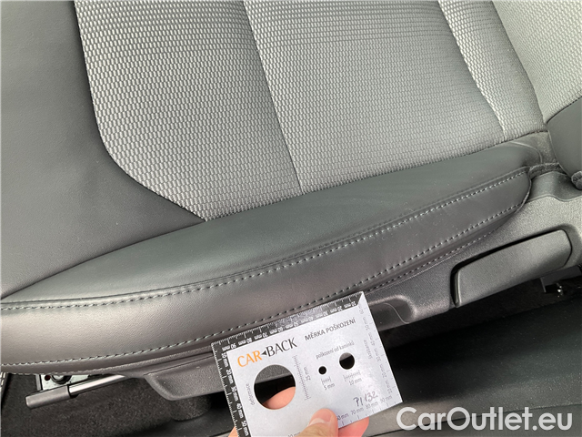  KIA  Niro e- 64,8kWh Style AT 5d #24