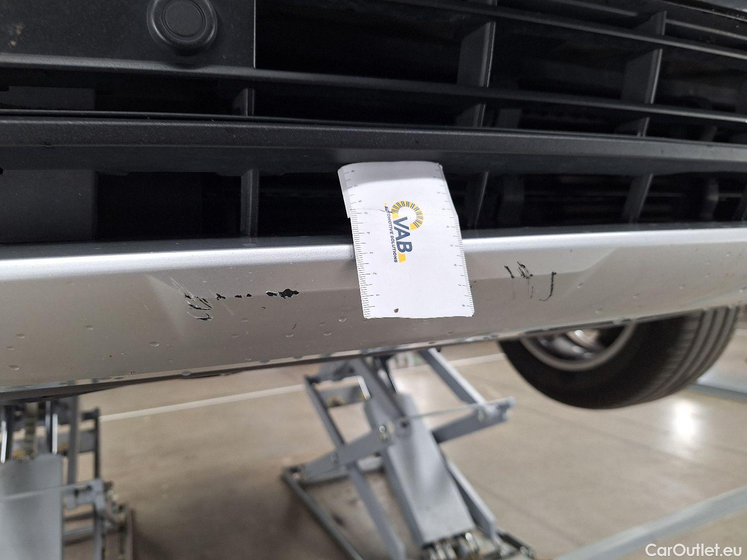  Volvo  XC 40 Volvo, XC40 '17, Volvo XC40 T3 Geartronic Momentum Pro 5d #2