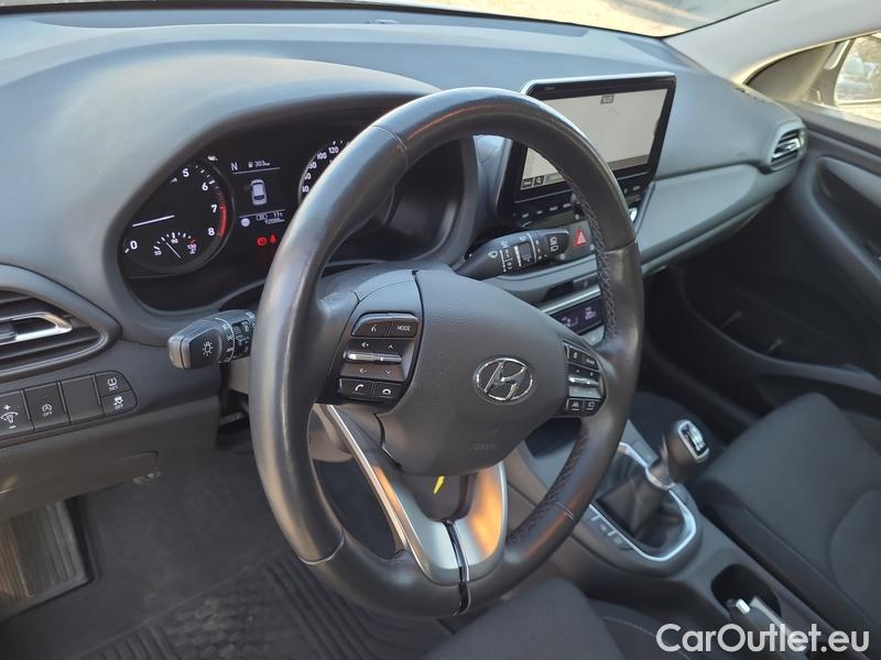  Hyundai  i30  (PD)(01.2017  ->)  kom.1.5T-GDI Family Smart #4