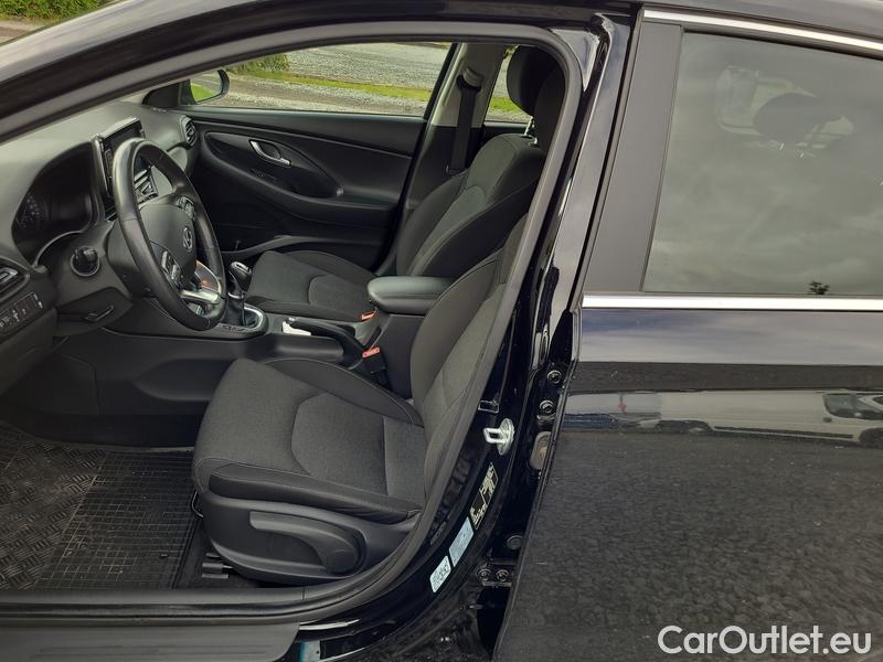  Hyundai  i30  (PD)(01.2017  ->)  kom.1.6CRDi 115 Smart #8