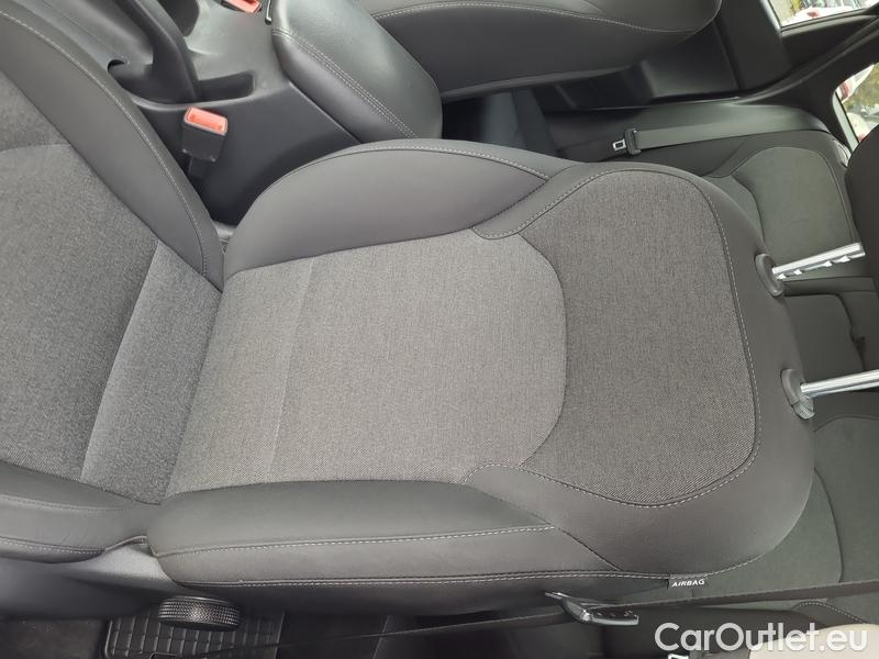  Hyundai  i30  (PD)(01.2017  ->)  kom.1.6CRDi 115 Smart #7