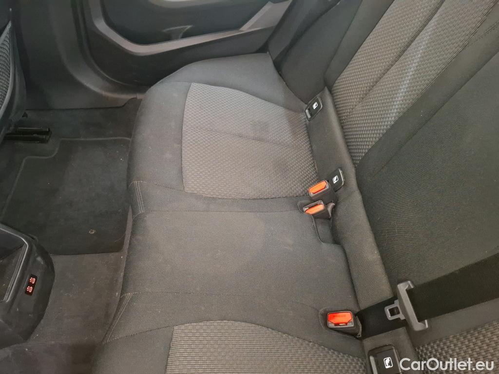  Bmw  Serie 1 BMW Série 1 / 2019 / 5P / Berline 116i DKG7 Business Design #97