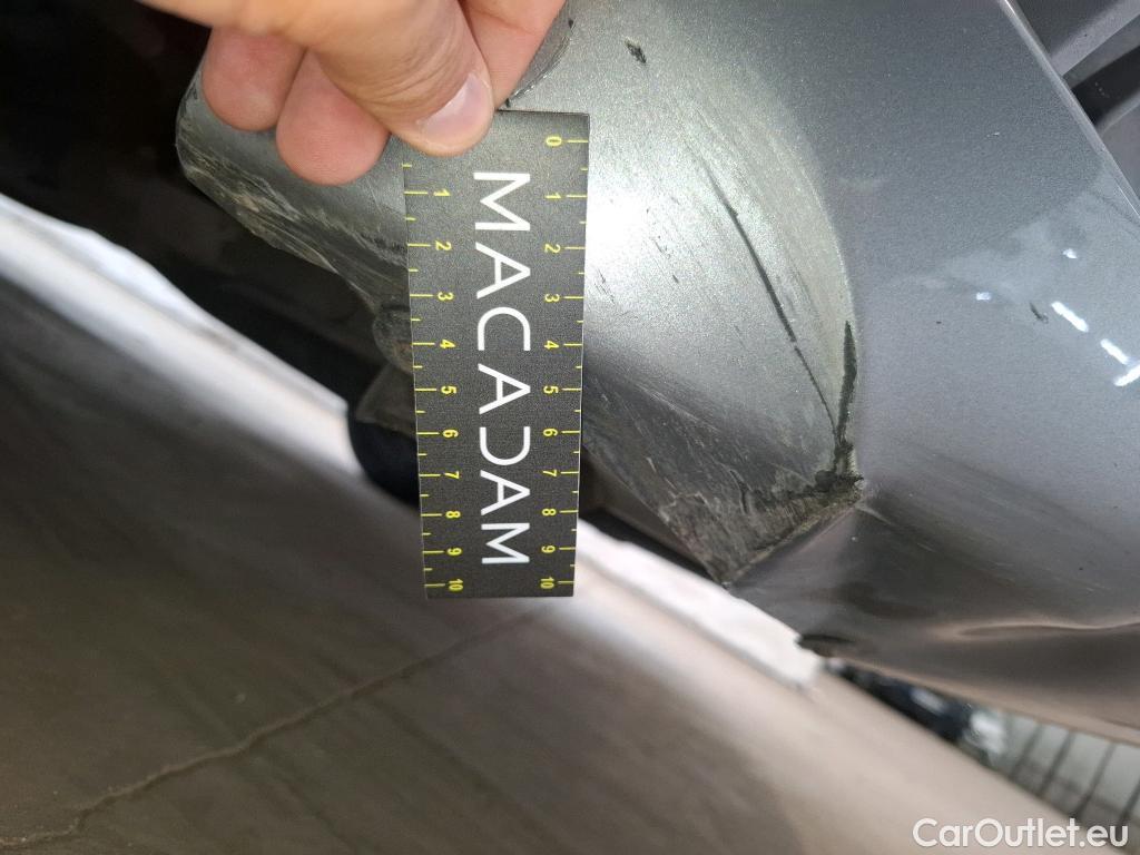  Bmw  Serie 1 BMW Série 1 / 2019 / 5P / Berline 116i DKG7 Business Design #9