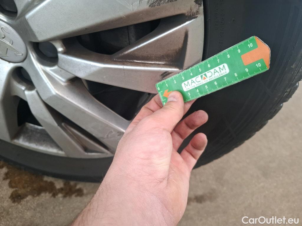  Peugeot  3008  II Active Pack 1.5 HDi 130CV BVA8 E6d #47