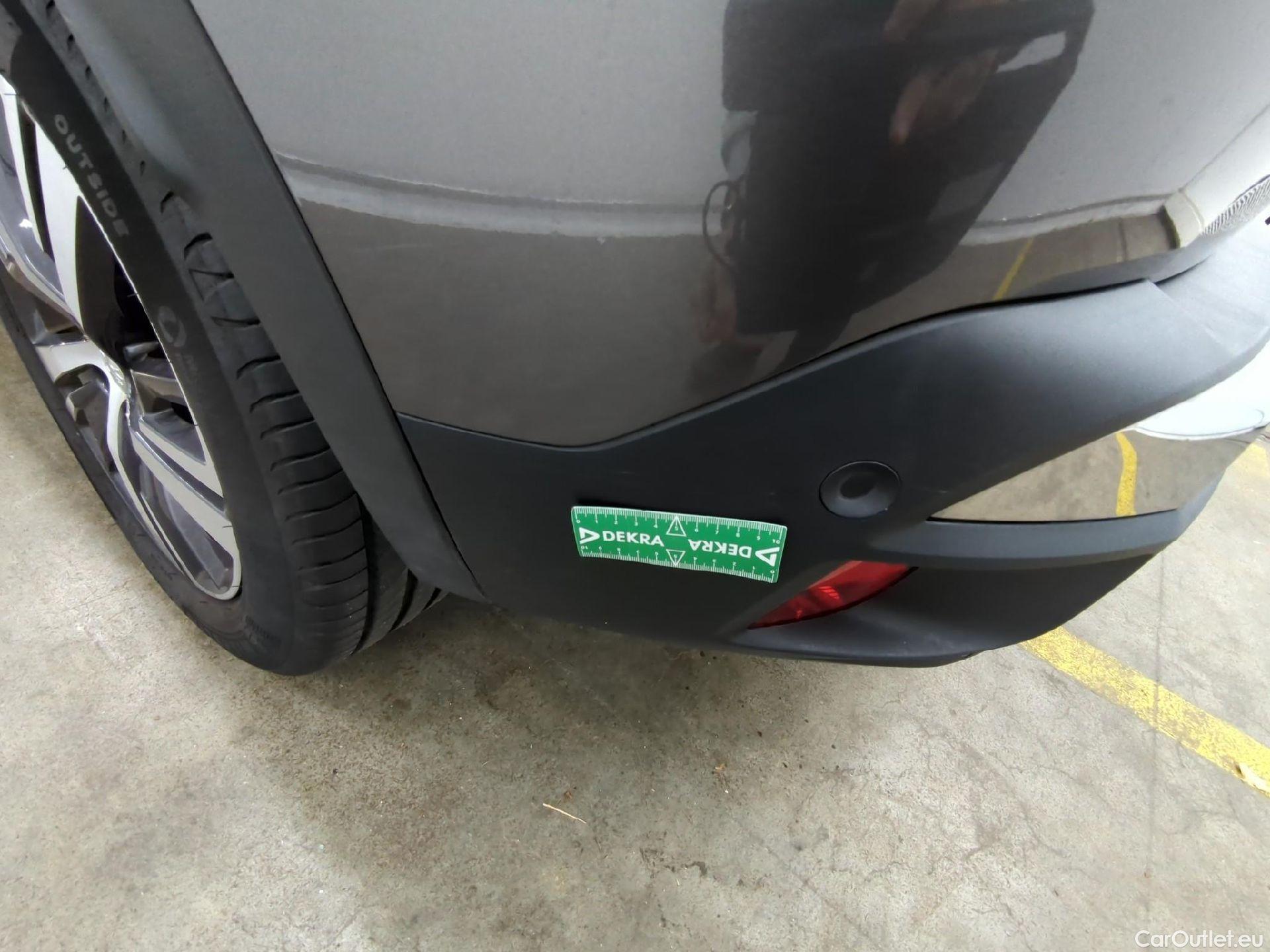  Peugeot  3008  Road Trip 1.2 PureTech 130CV BVA8 E6d #47