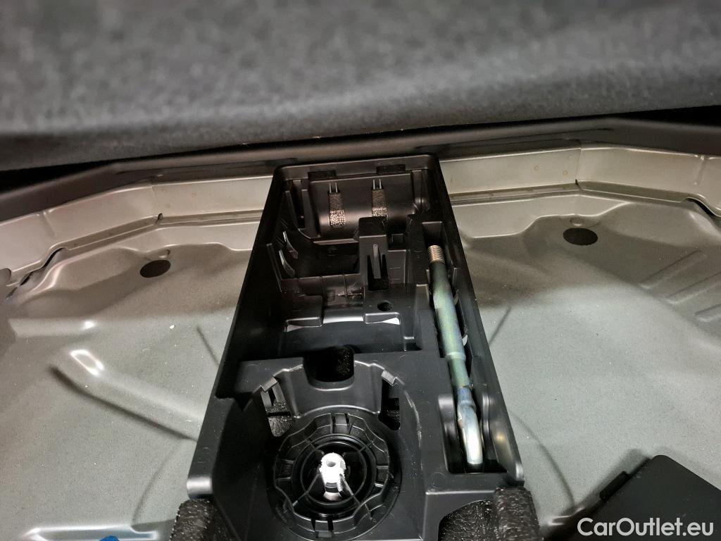  Opel   Grandland X Grandland X Elegance Business 1.5 130CV BVA8 E6d #67