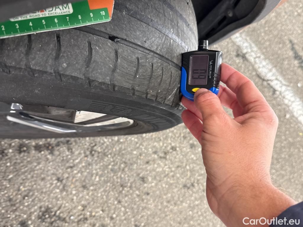  Peugeot  2008  Allure Pack 1.5 HDi 130CV BVA8 E6d #4