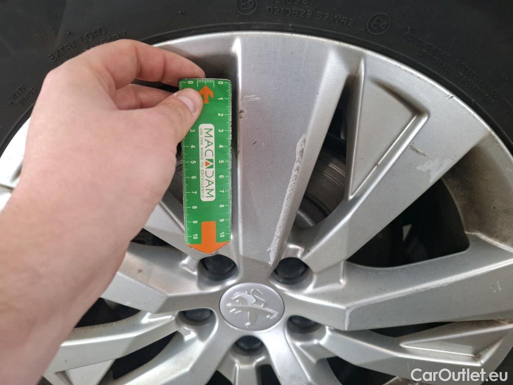  Peugeot  3008  II Active Pack 1.5 HDi 130CV BVA8 E6d #38