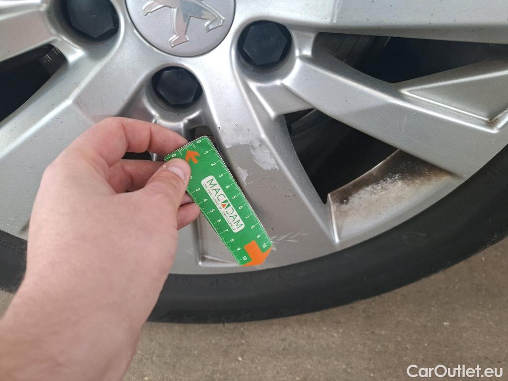  Peugeot  3008  II Active Pack 1.5 HDi 130CV BVA8 E6d #40