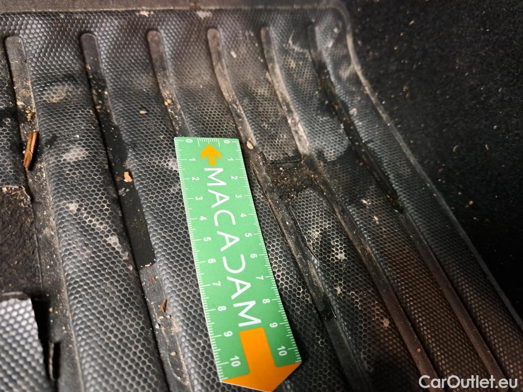  Peugeot  208 PEUGEOT  / 2019 / 5P / Berline BLUEHDI 100 S&S Active Business #8