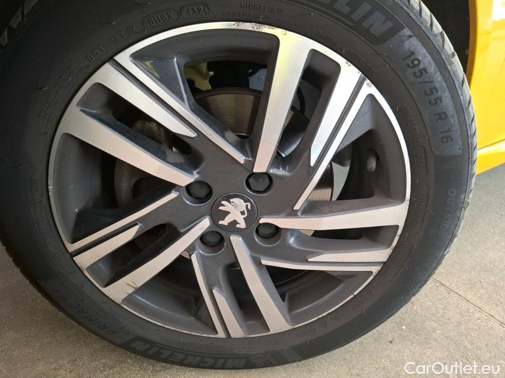  Peugeot  208  Allure Pack 1.2 PureTech 100CV BVA8 E6d #23