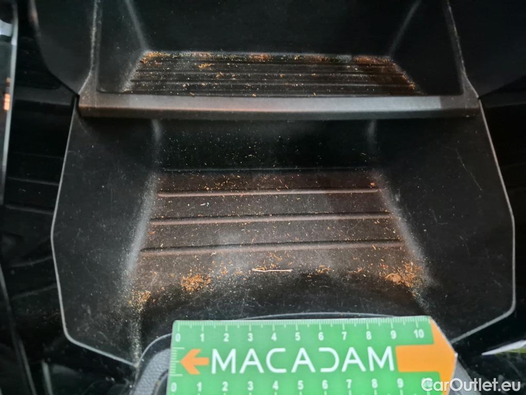  Peugeot  208  Premium 1.5 HDi 100CV BVM6 E6d #17