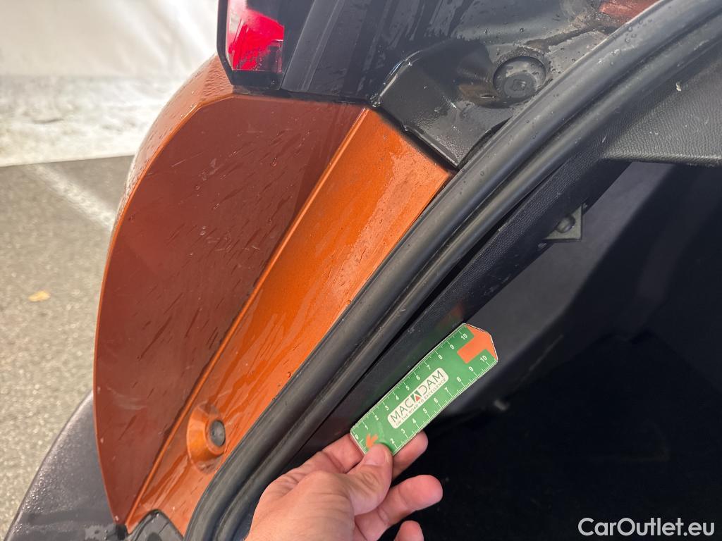  Peugeot  2008  Allure Pack 1.5 HDi 130CV BVA8 E6d #37