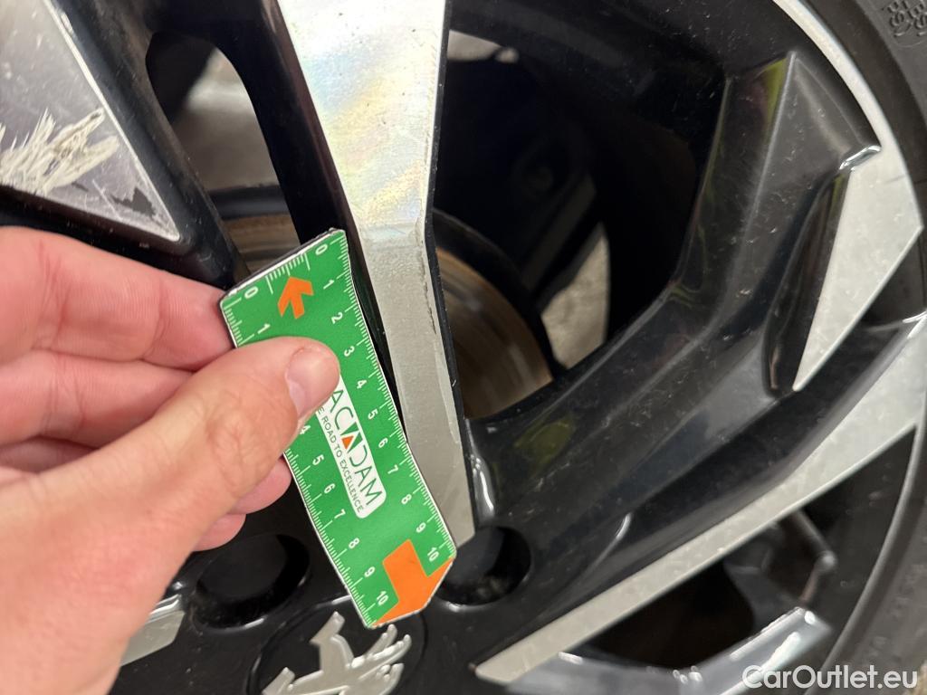  Peugeot  2008  Allure Pack 1.5 HDi 130CV BVA8 E6d #11