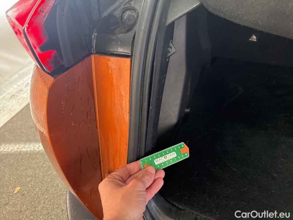  Peugeot  2008  Allure Pack 1.5 HDi 130CV BVA8 E6d #36