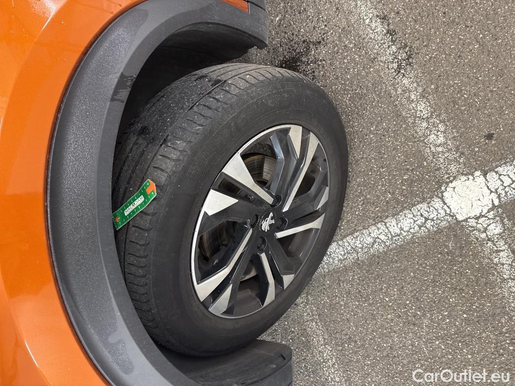  Peugeot  2008  Allure Pack 1.5 HDi 130CV BVA8 E6d #1