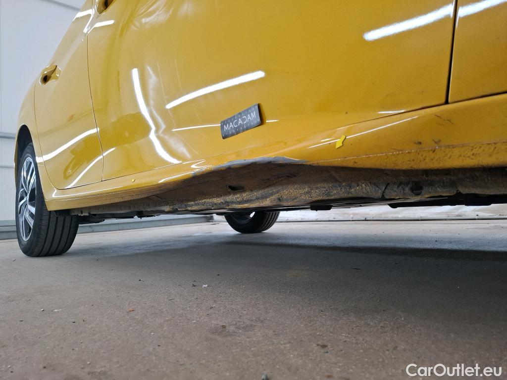  Peugeot  208  Allure Pack 1.2 PureTech 100CV BVA8 E6d #2