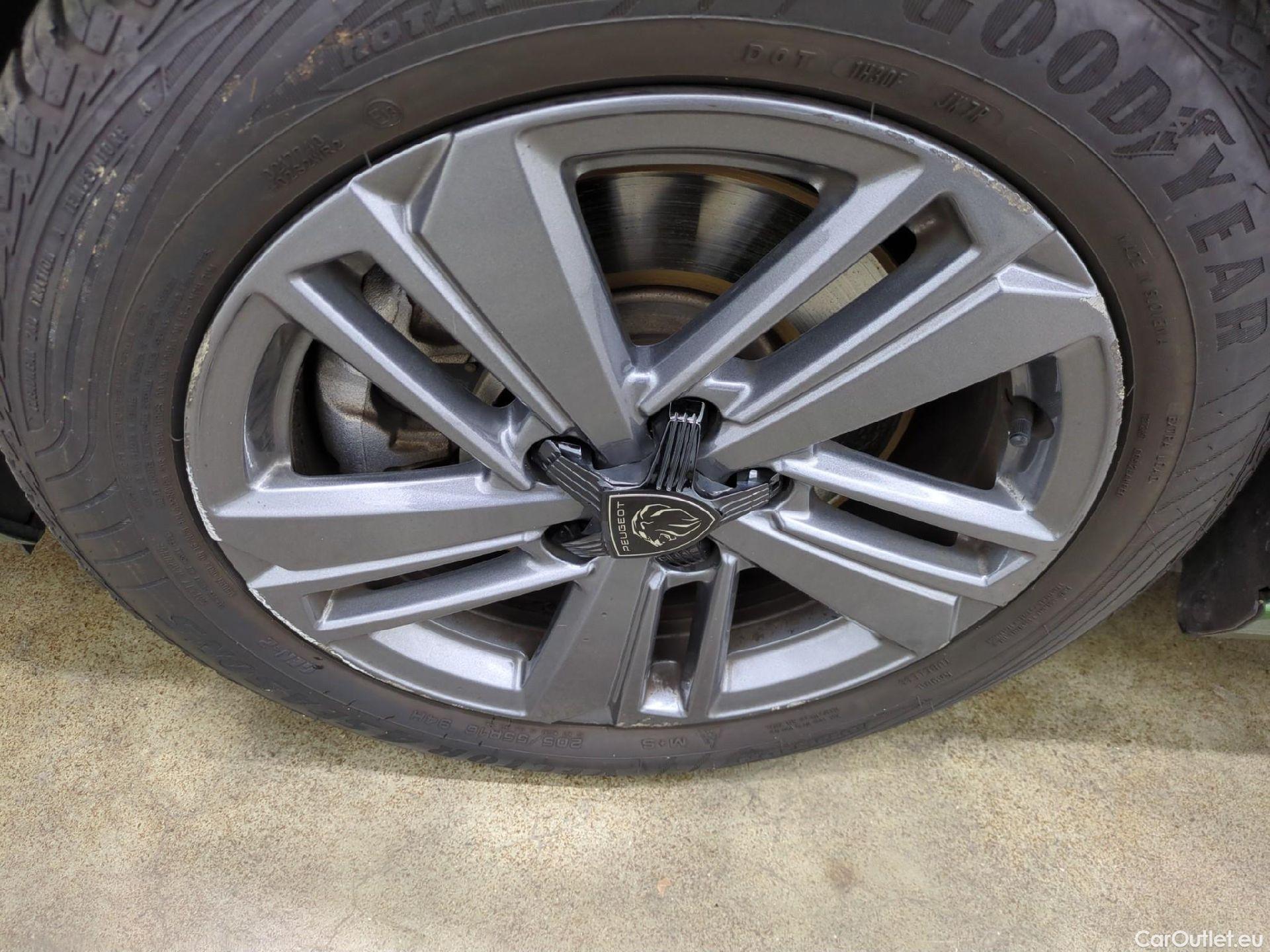  Peugeot  308  Active Pack 1.5 HDi 130CV BVM6 E6d #17