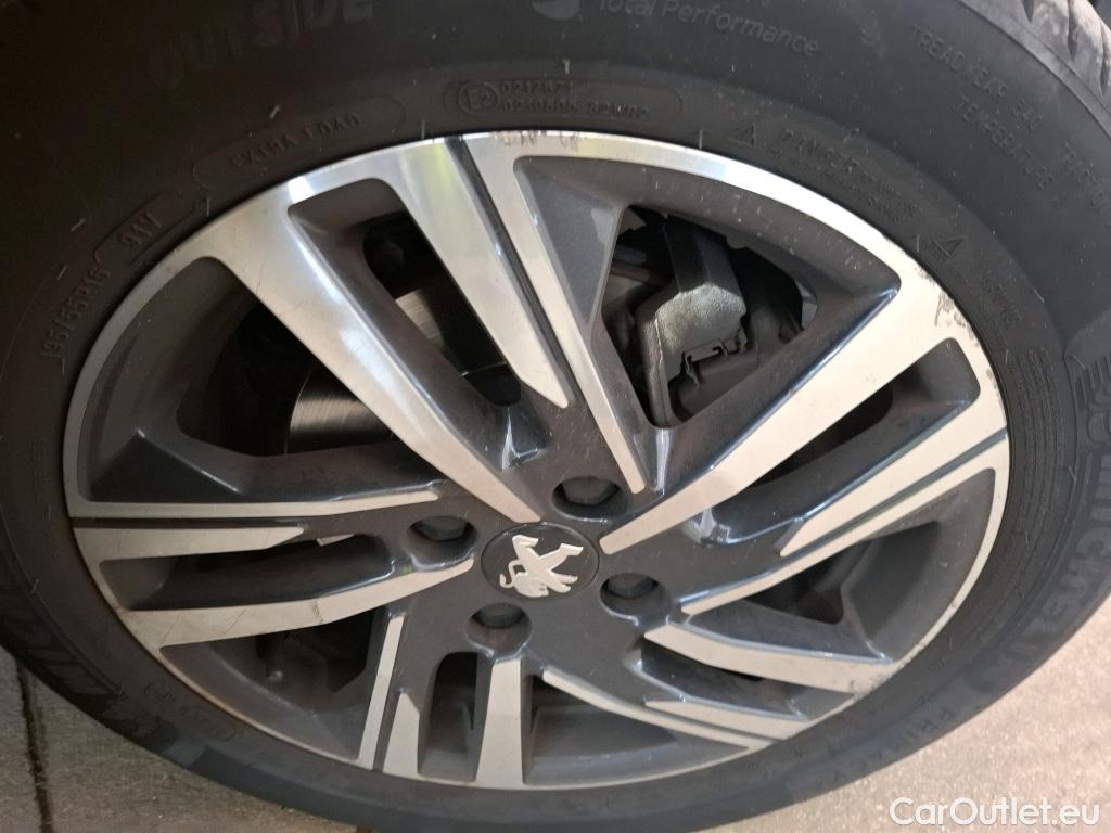  Peugeot  208  Allure Pack 1.2 PureTech 100CV BVA8 E6d #30