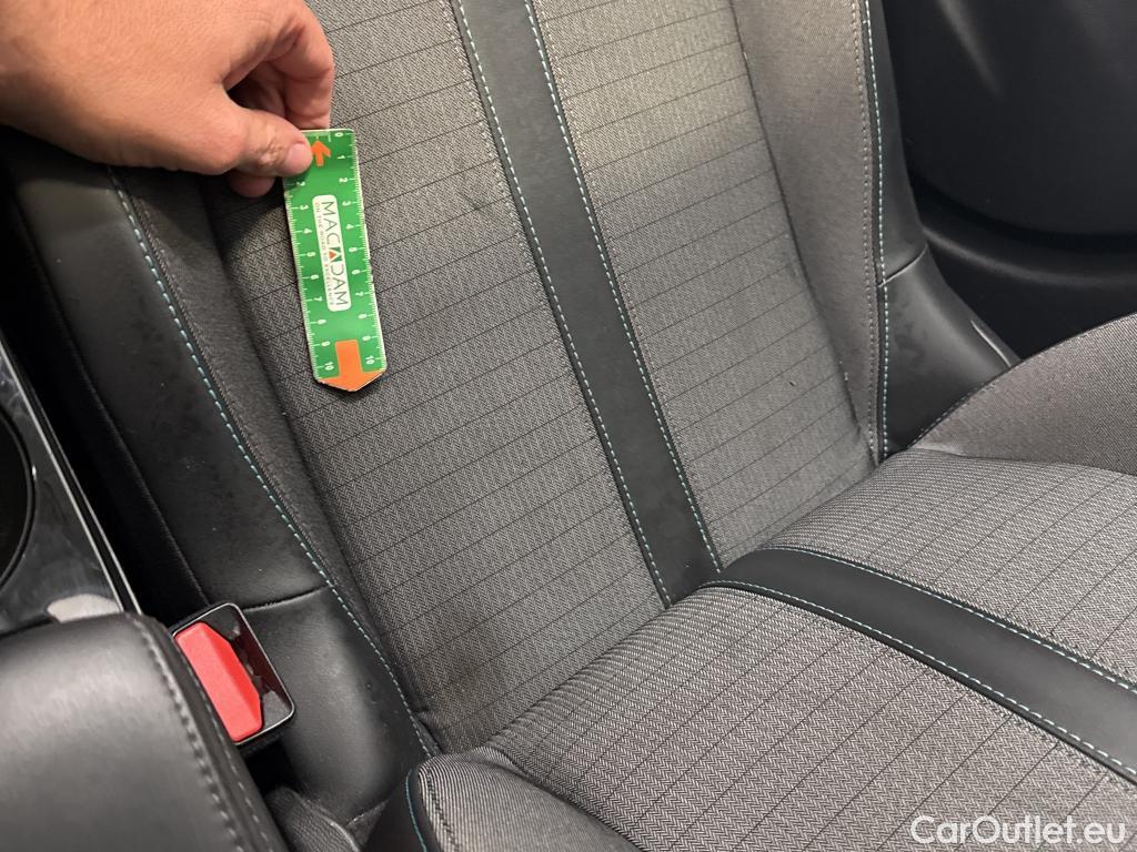  Peugeot  2008  Allure Pack 1.5 HDi 130CV BVA8 E6d #16