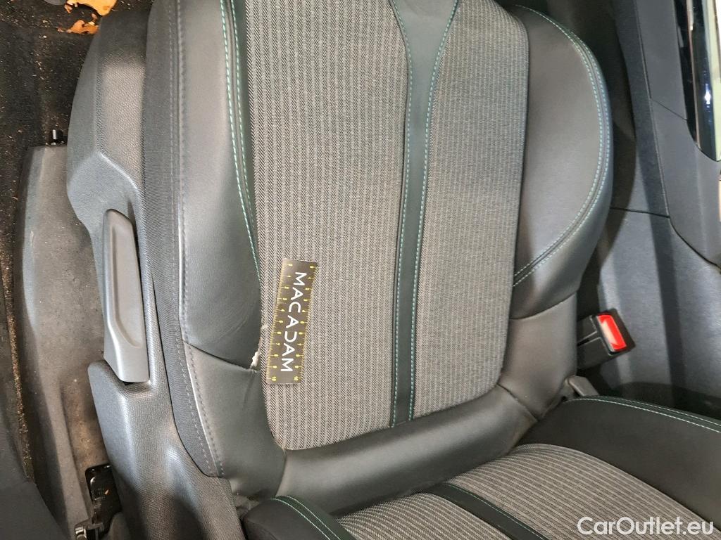  Peugeot  5008  Allure Pack 2.0 HDi 175CV BVA8 7 Sieges E6d #8