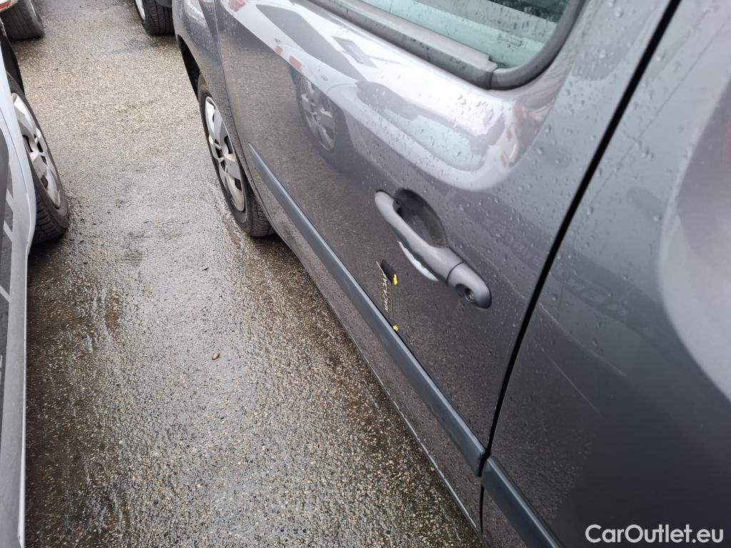  Renault  Kangoo RENAULT  Express / 2013 / 4P / Fourgonnette Grand Confort TCe 115 EDC #24