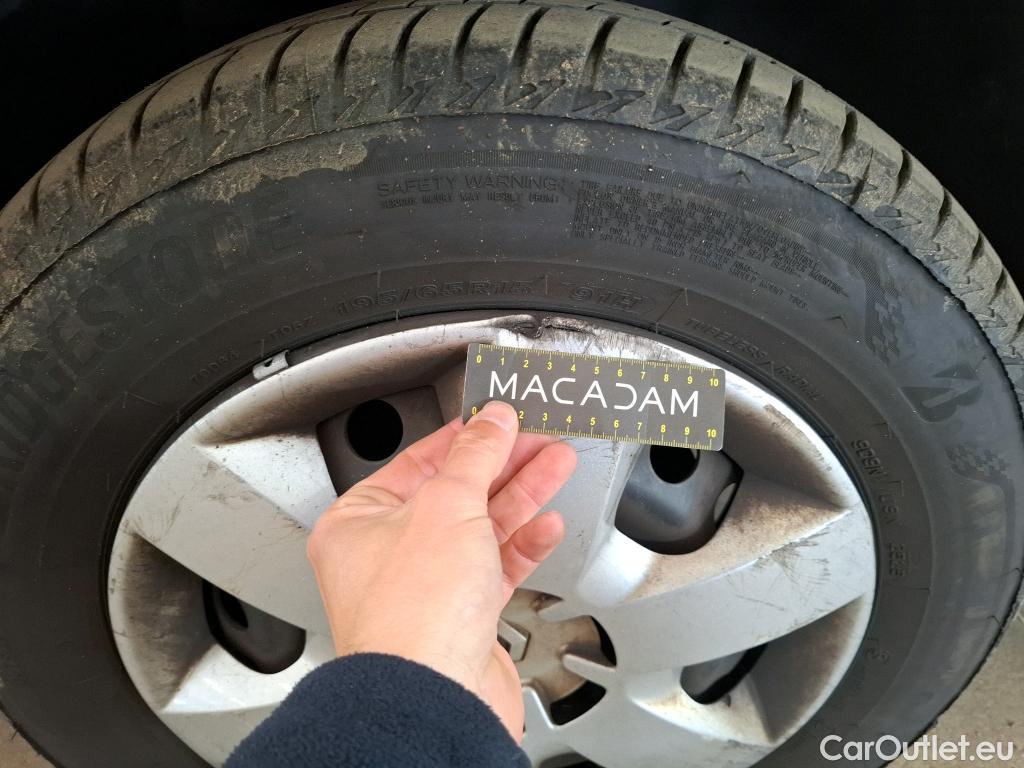  Renault  Kangoo RENAULT  Express / 2013 / 4P / Fourgonnette Grand Confort TCe 115 EDC #37