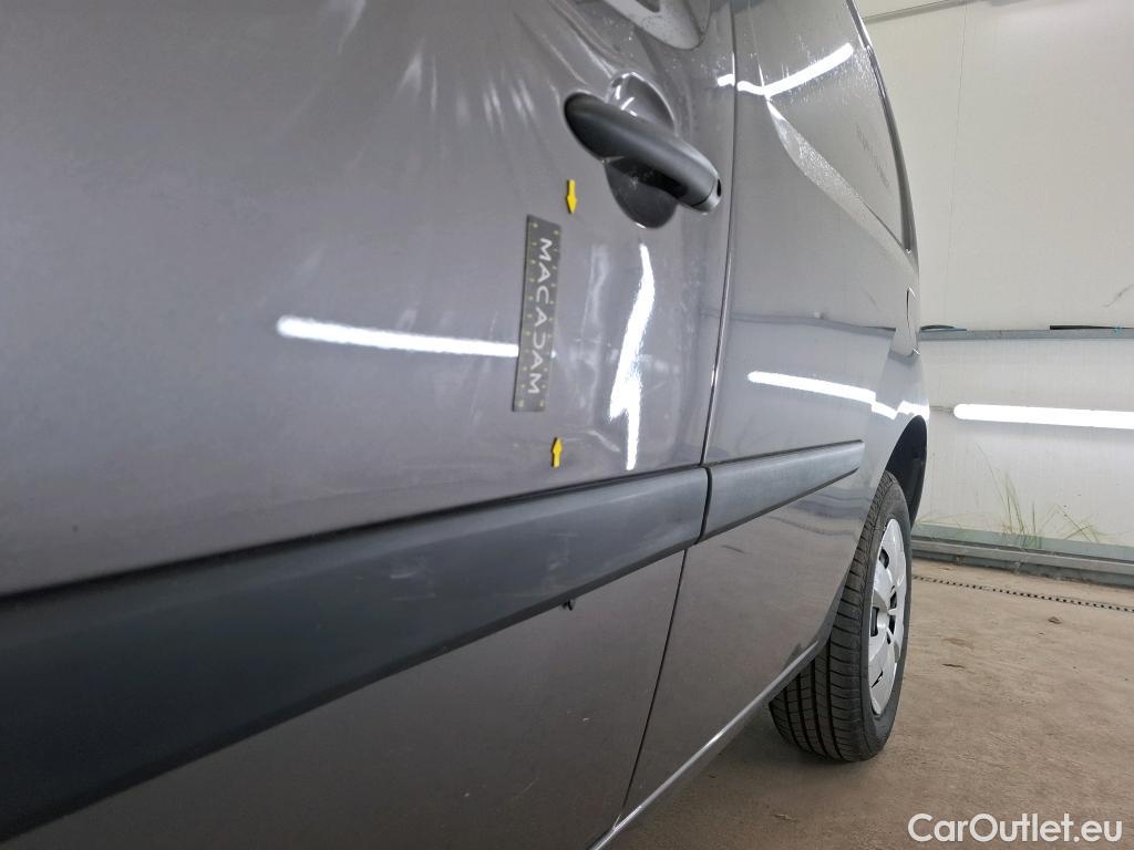  Renault  Kangoo RENAULT  Express / 2013 / 4P / Fourgonnette Grand Confort TCe 115 EDC #16