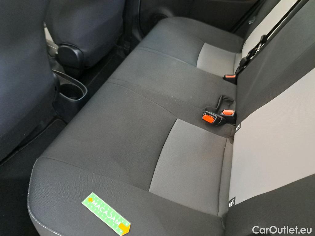  Toyota  Yaris TOYOTA  Hybride 5p Berline 15 VVT I HYBRID France #10