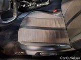  Peugeot  2008 PEUGEOT  / 2019 / 5P / CROSSOVER BLUEHDI 130 EAT8 ALLURE S/S AUT. #67