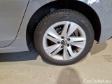  Volkswagen  Golf  VOLKSWAGEN / 2019 / 5P / BERLINA 2.0 TDI SCR 85KW LIFE DSG #72