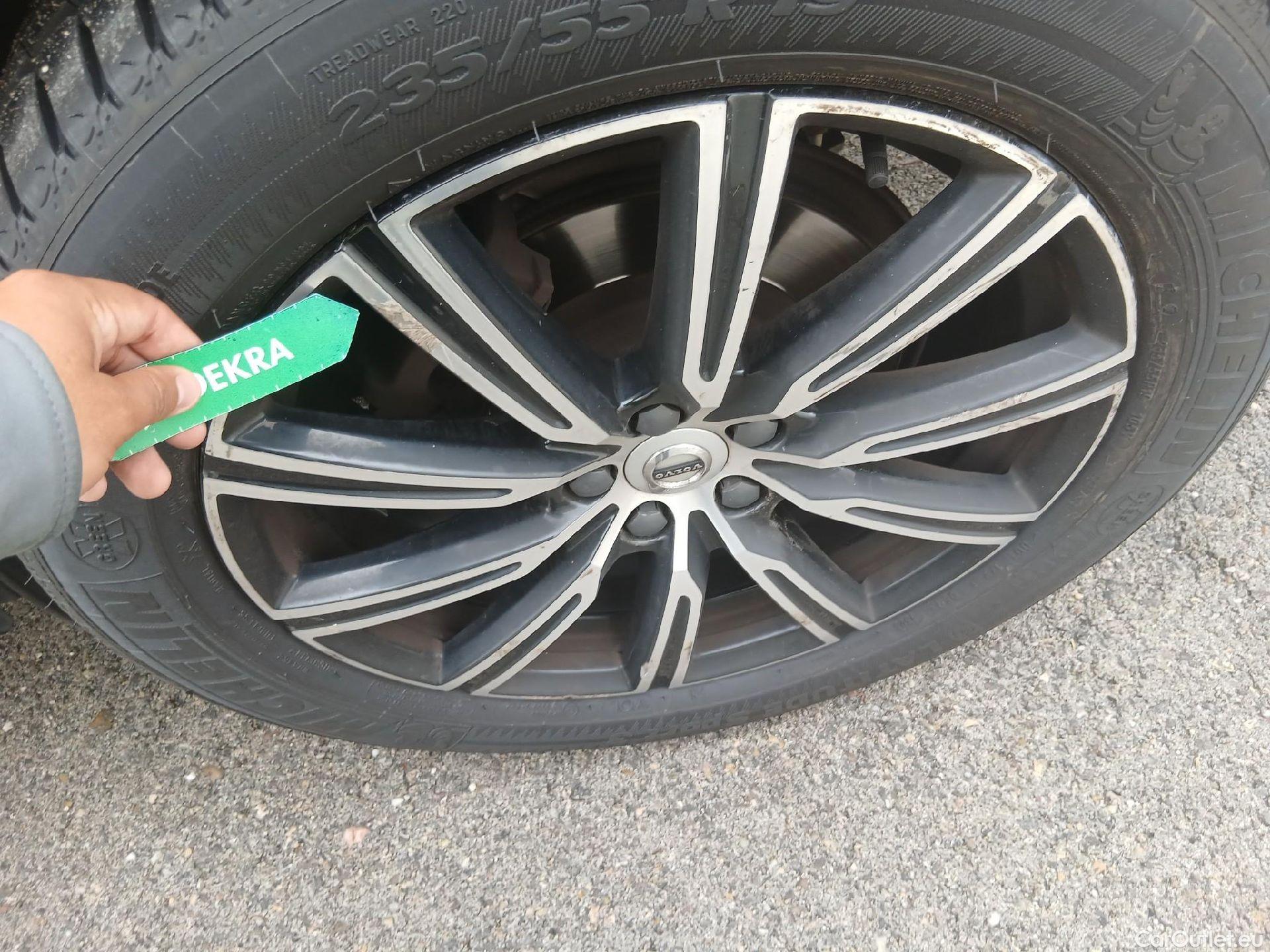  Volvo  XC60 VOLVO  / 2017 / 5P / todoterreno 2.0 T8 AWD Inscription Auto #27