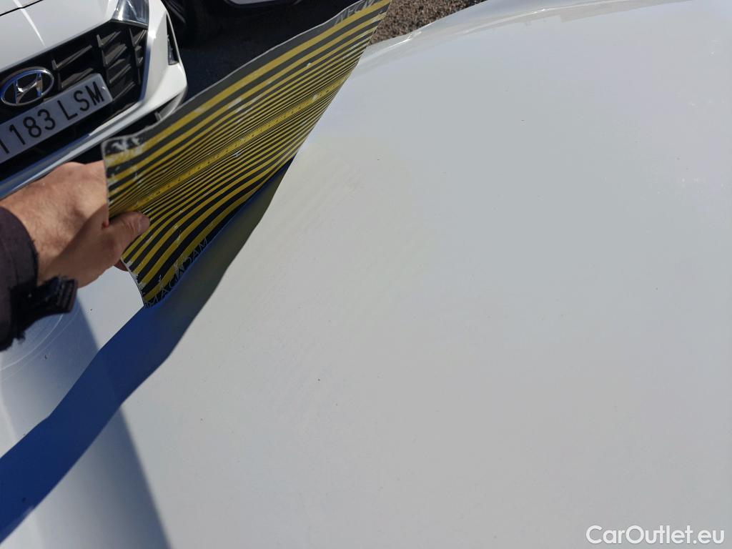  Peugeot  208 PEUGEOT  / 2019 / 5P / berlina con portón BlueHDi 73kW (100CV) Allure #17