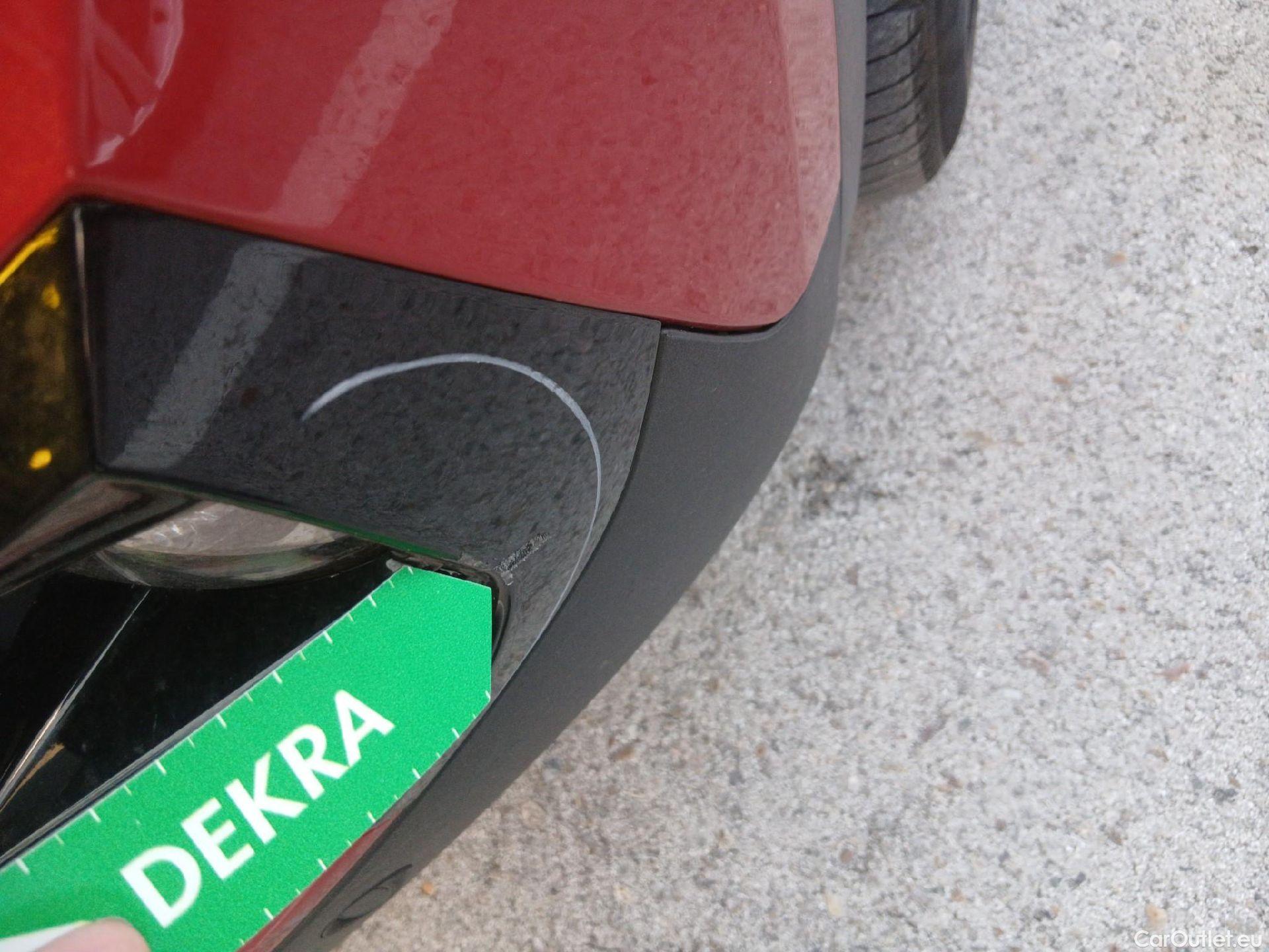  Peugeot  2008 PEUGEOT  / 2019 / 5P / todoterreno GT Puretech 130 S&S EAT8 #8