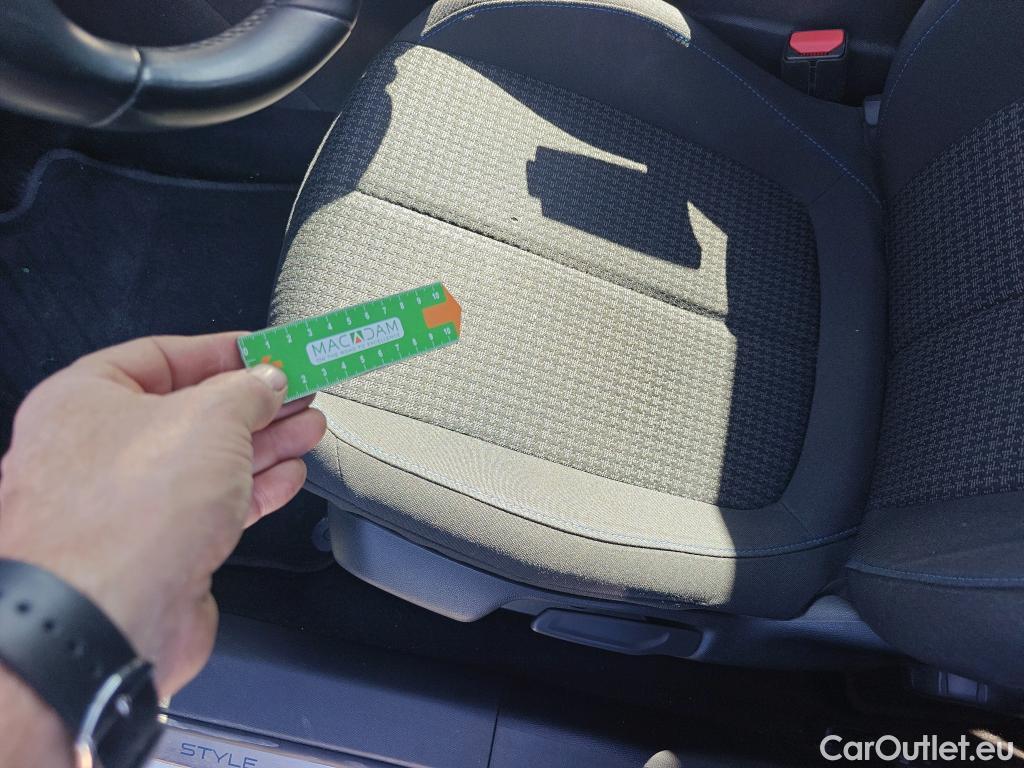  Peugeot  308 PEUGEOT  / 2017 / 5P / berlina con portón 5p Style BlueHDi 130 S&S #11