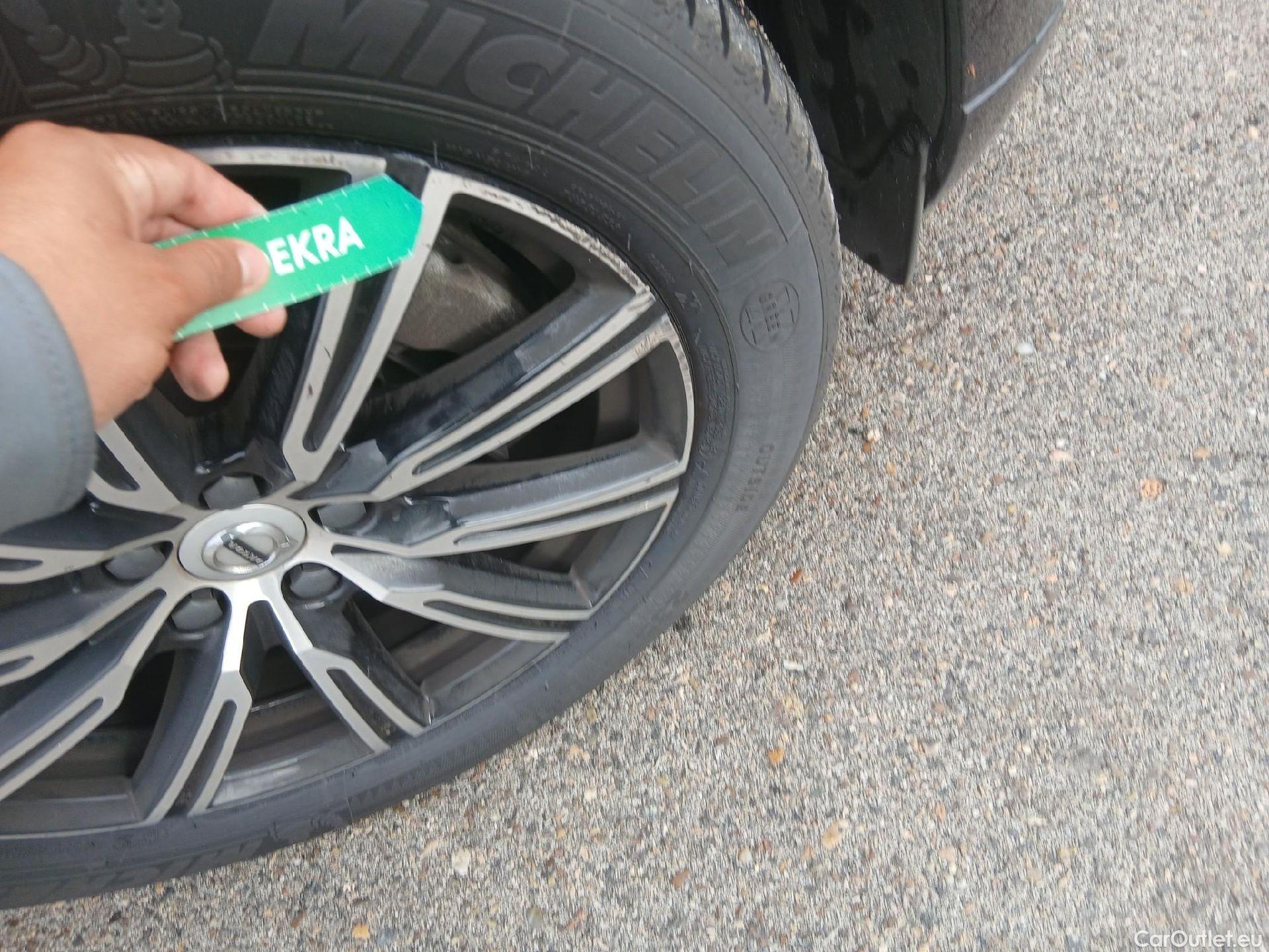  Volvo  XC60 VOLVO  / 2017 / 5P / todoterreno 2.0 T8 AWD Inscription Auto #43