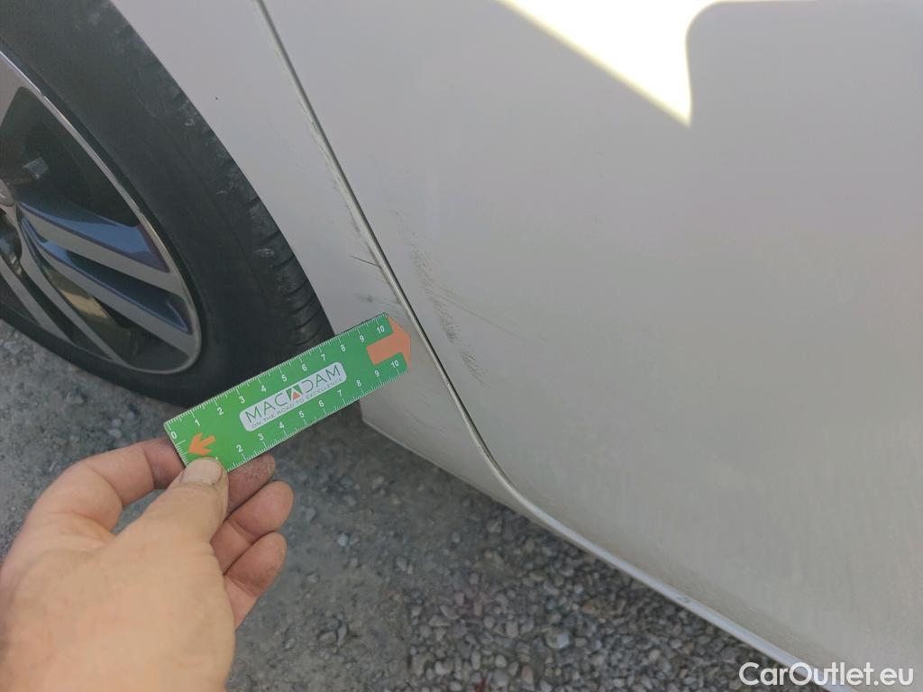  Peugeot  308 PEUGEOT  / 2017 / 5P / berlina con portón 5p Style BlueHDi 130 S&S #16