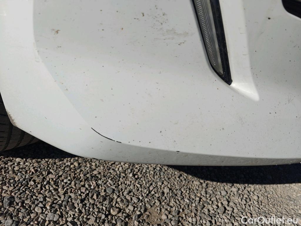  Peugeot  208 PEUGEOT  / 2019 / 5P / berlina con portón BlueHDi 73kW (100CV) Allure #42