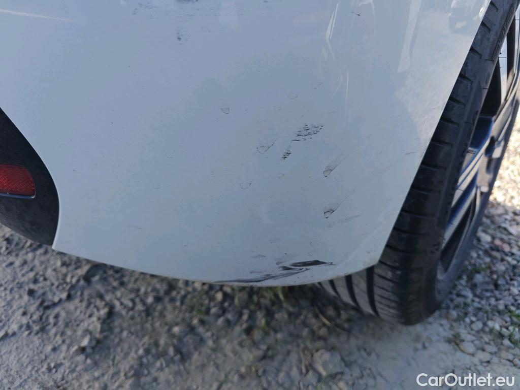  Peugeot  208 PEUGEOT  / 2019 / 5P / berlina con portón BlueHDi 73kW (100CV) Allure #54