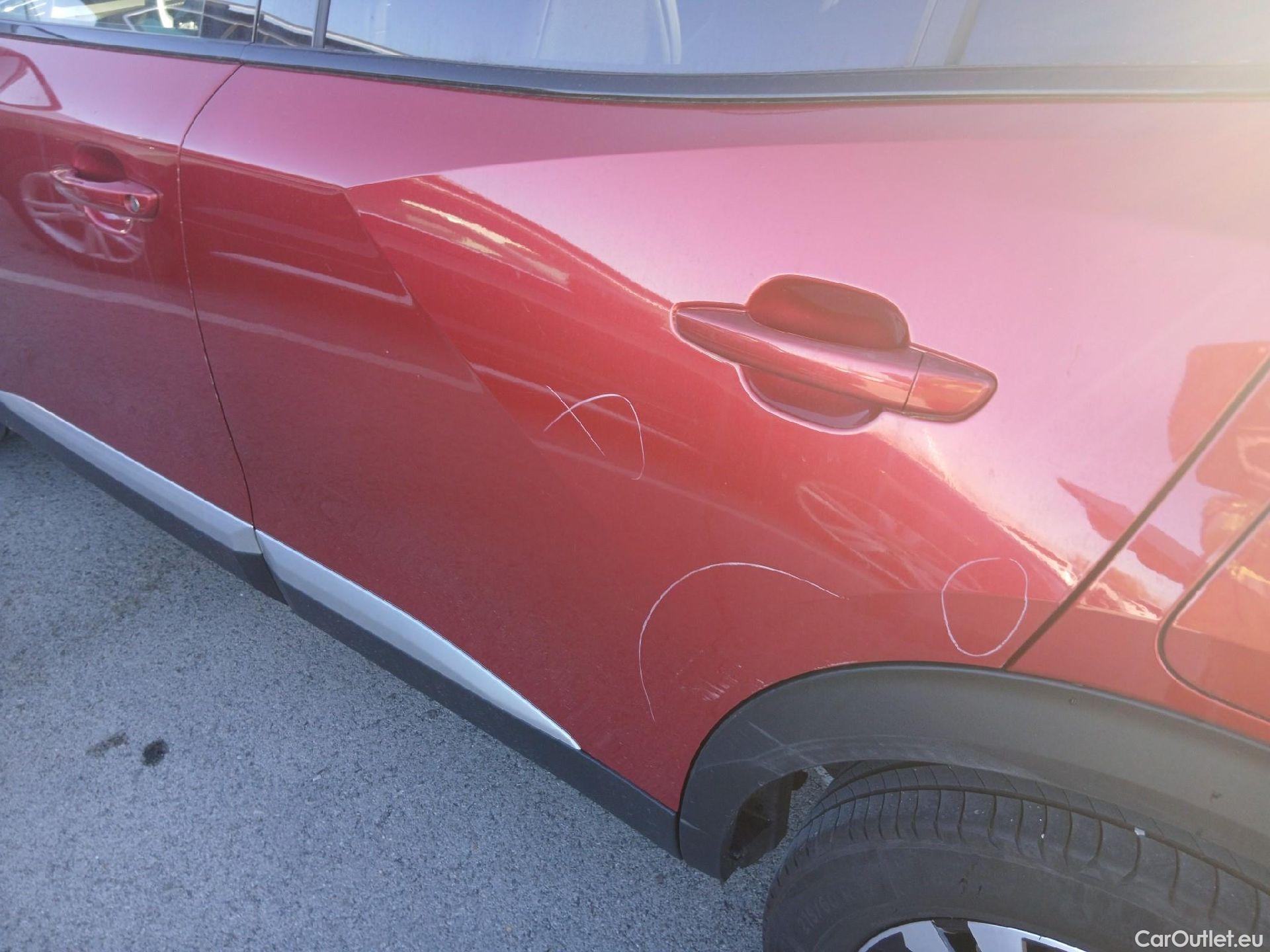  Peugeot  2008 PEUGEOT  / 2019 / 5P / todoterreno GT Puretech 130 S&S EAT8 #13