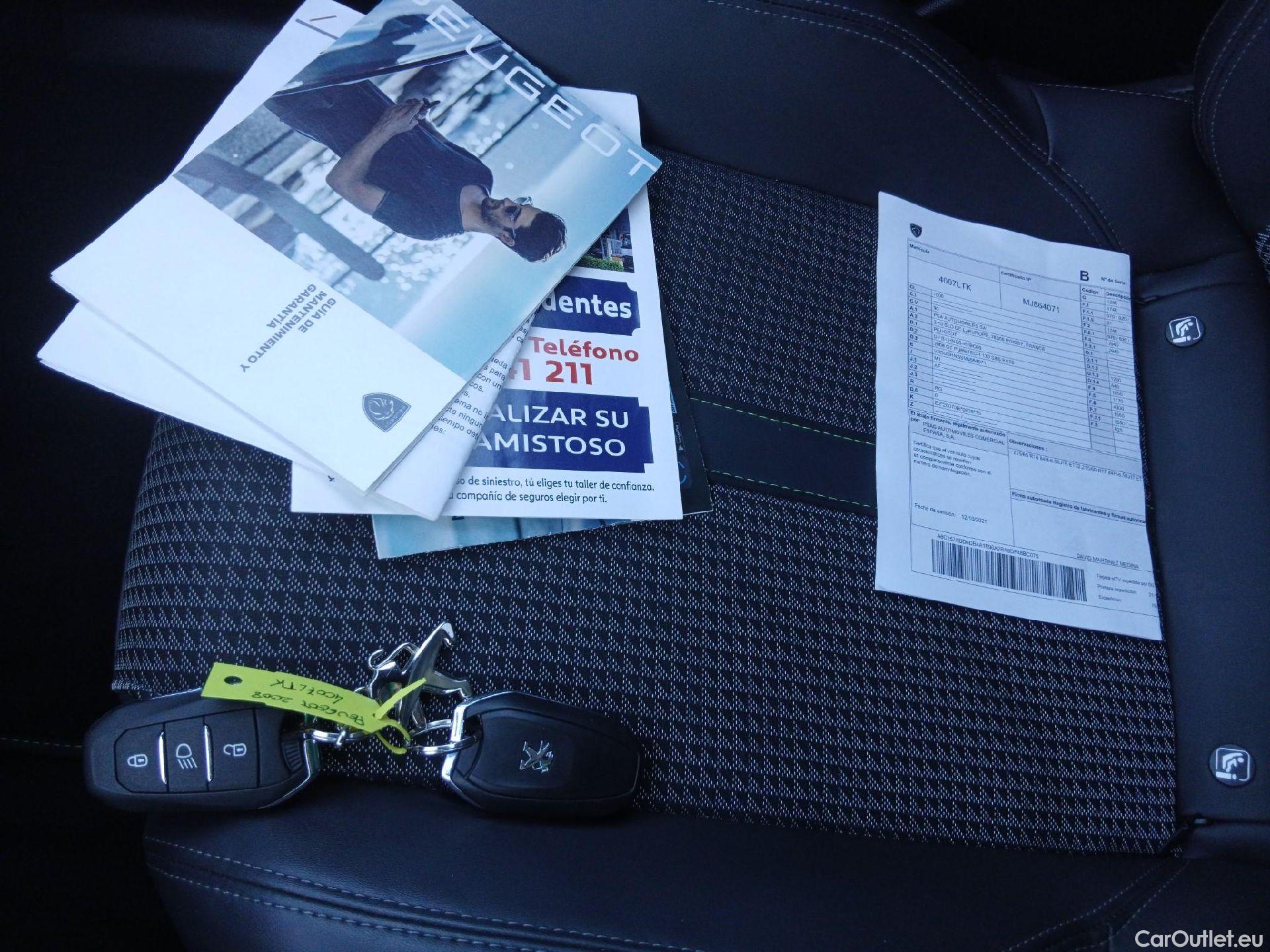  Peugeot  2008 PEUGEOT  / 2019 / 5P / todoterreno GT Puretech 130 S&S EAT8 #1