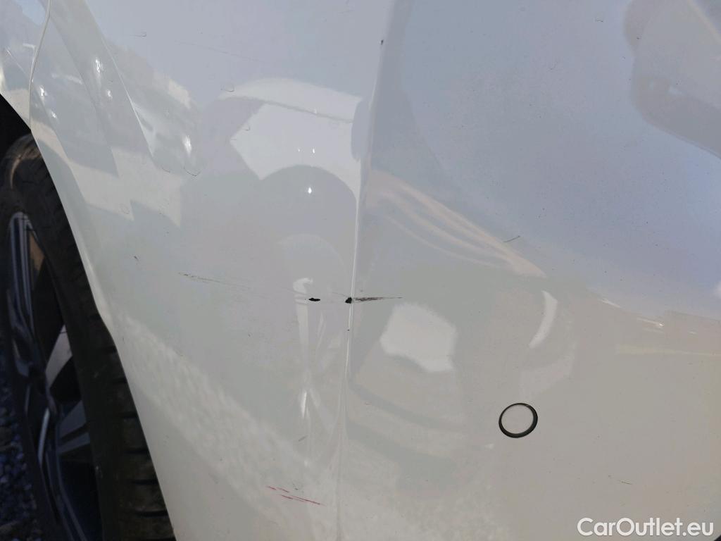  Peugeot  208 PEUGEOT  / 2019 / 5P / berlina con portón BlueHDi 73kW (100CV) Allure #50