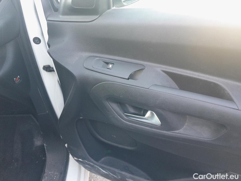  Opel  Combo OPEL  Life / 2018 / 5P / monovolumen compacto 1.5 TD 75kW (100CV) S/S Selective L #5