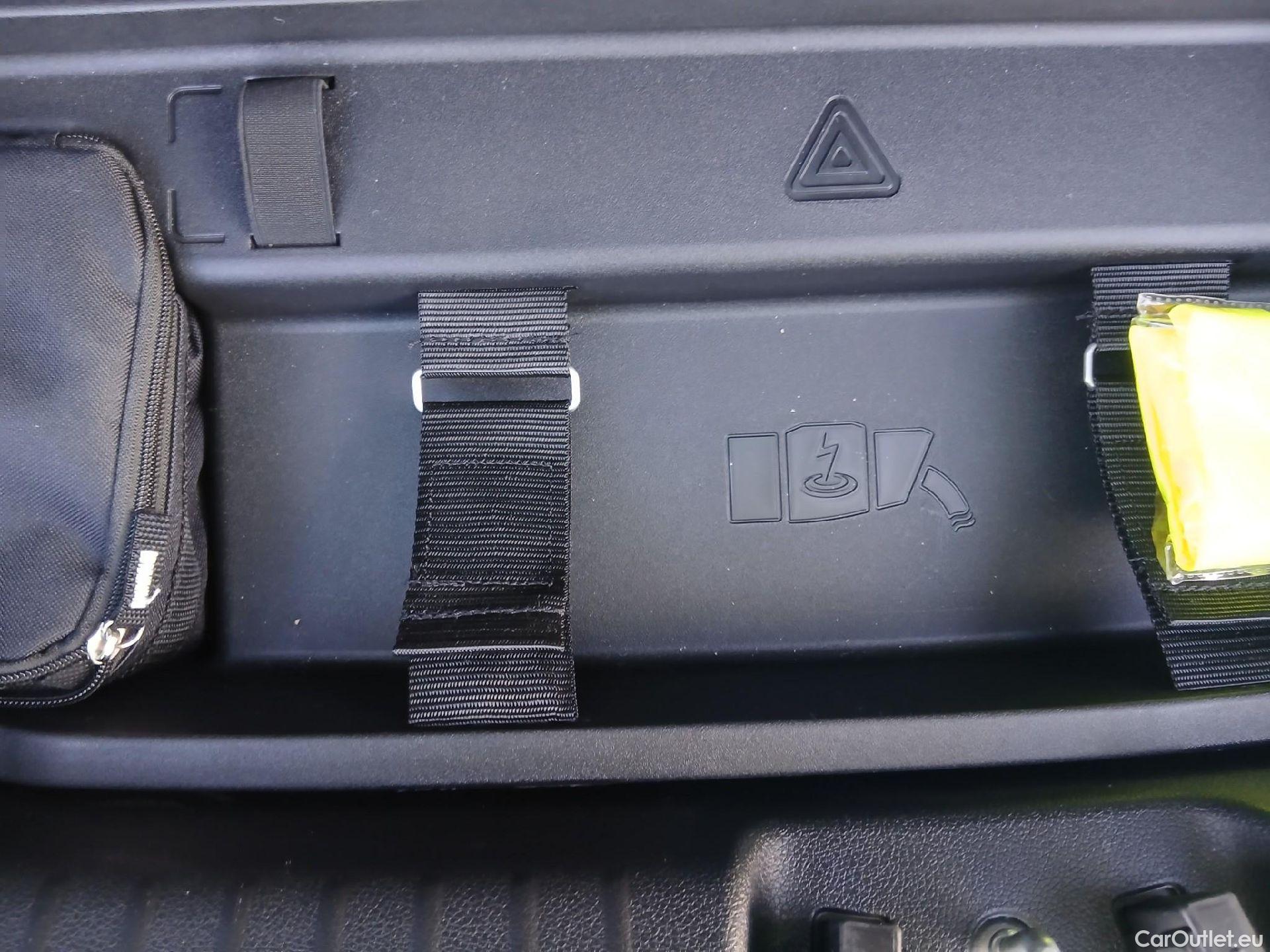  KIA  Niro KIA  / 2019 / 5P / crossover 1.6 GDi PHEV 104kW (141CV) Drive #6