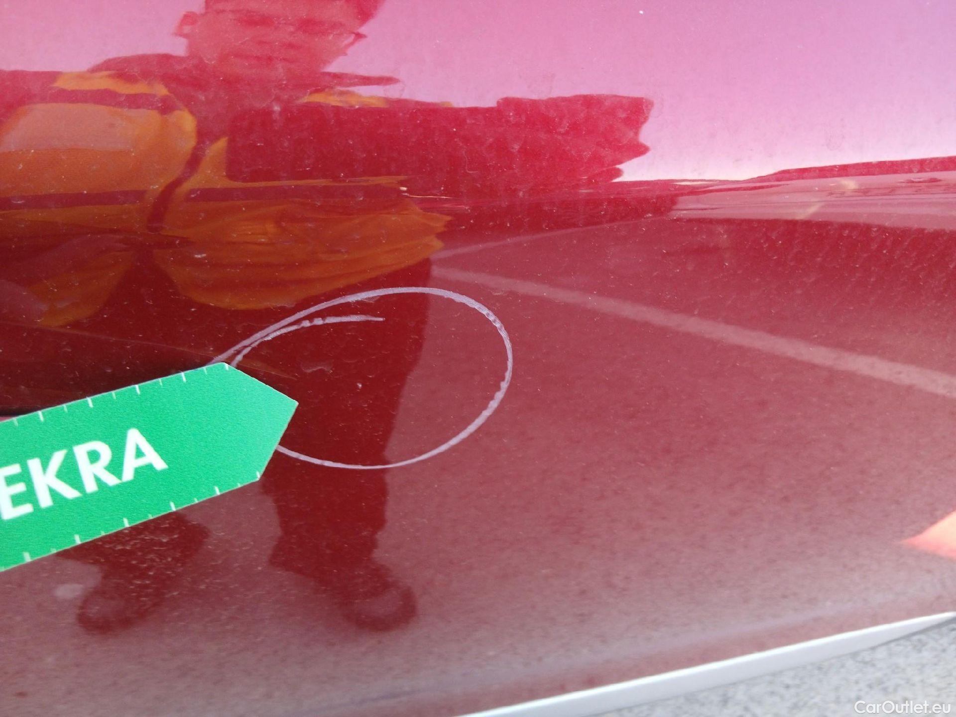  Peugeot  2008 PEUGEOT  / 2019 / 5P / todoterreno GT Puretech 130 S&S EAT8 #27