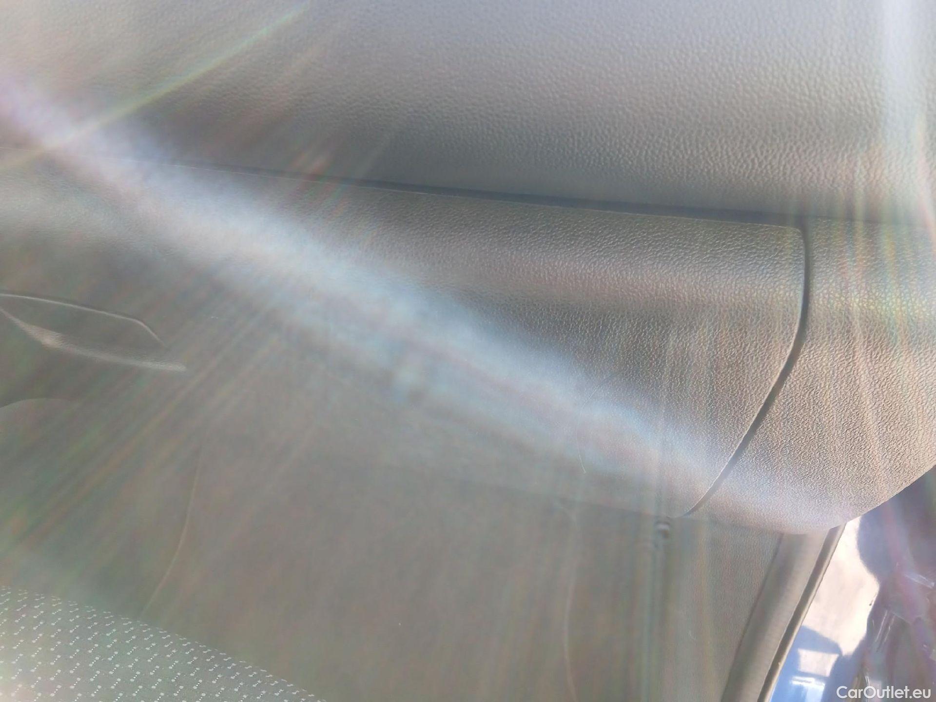  Renault  Kadjar RENAULT  / 2019 / 5P / crossover Intens Blue dCi 85kW (115CV) #32