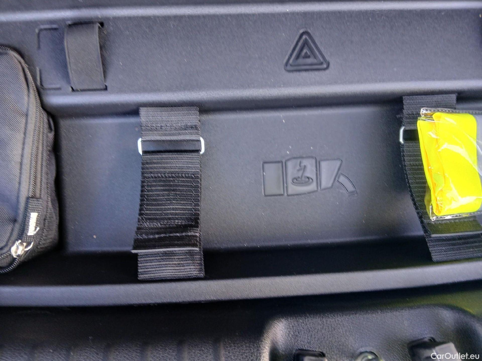  KIA  Niro KIA  / 2019 / 5P / crossover 1.6 GDi PHEV 104kW (141CV) Drive #7